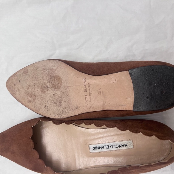 Manolo Blahnik Suede Scallop Trim Flats Women's 39.5 - Picture 3 of 5